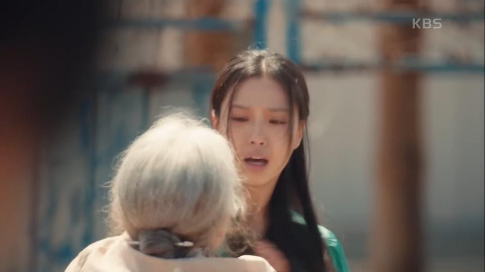 Dijuluki Sad Girl, Ini 9 Perjalanan Hidup Go Min Si di 'Youth of May'
