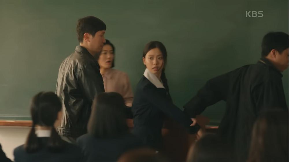 Dijuluki Sad Girl, Ini 9 Perjalanan Hidup Go Min Si di 'Youth of May'