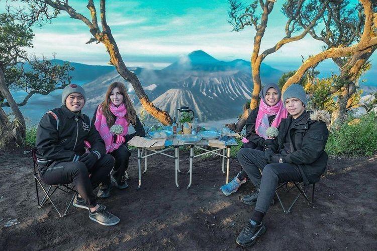 Terinspirasi Atta-Aurel, 5 Kegiatan yang Bisa Kamu Lakukan di Bromo