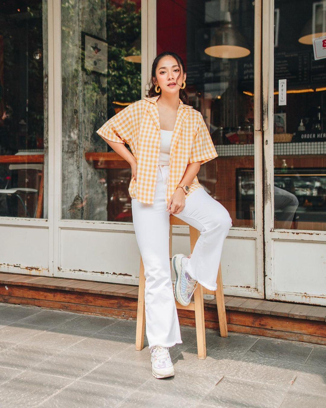 Potret Body Goals A la Dinda Kirana, Bikin Netizen Iri!