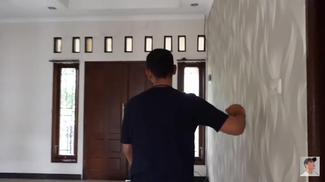 Bergaya Amerika Klasik, Ini 12 Potret Calon Rumah Baru Arya Saloka