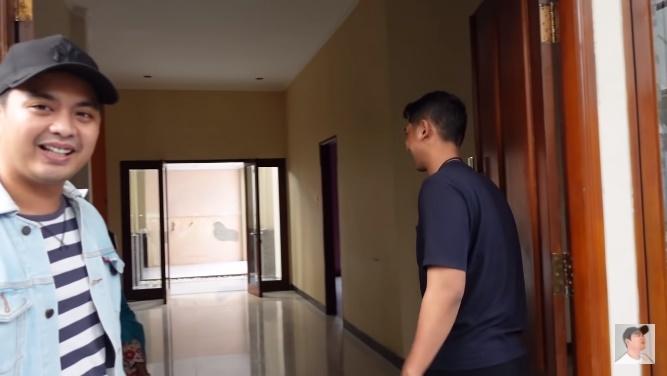 Bergaya Amerika Klasik, Ini 12 Potret Calon Rumah Baru Arya Saloka