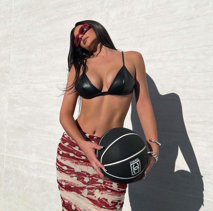 Deretan Aksi Kylie Jenner Pakai Bikini Kekecilan