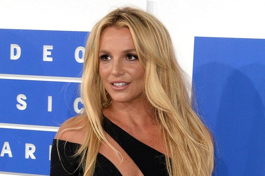 7 Artis Hollywood yang Menjanda Sebelum Usia 30 Tahun