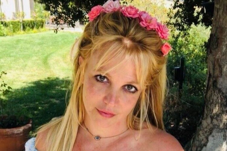 10 Potret Terbaru Britney Spears, Awet Muda Banget!