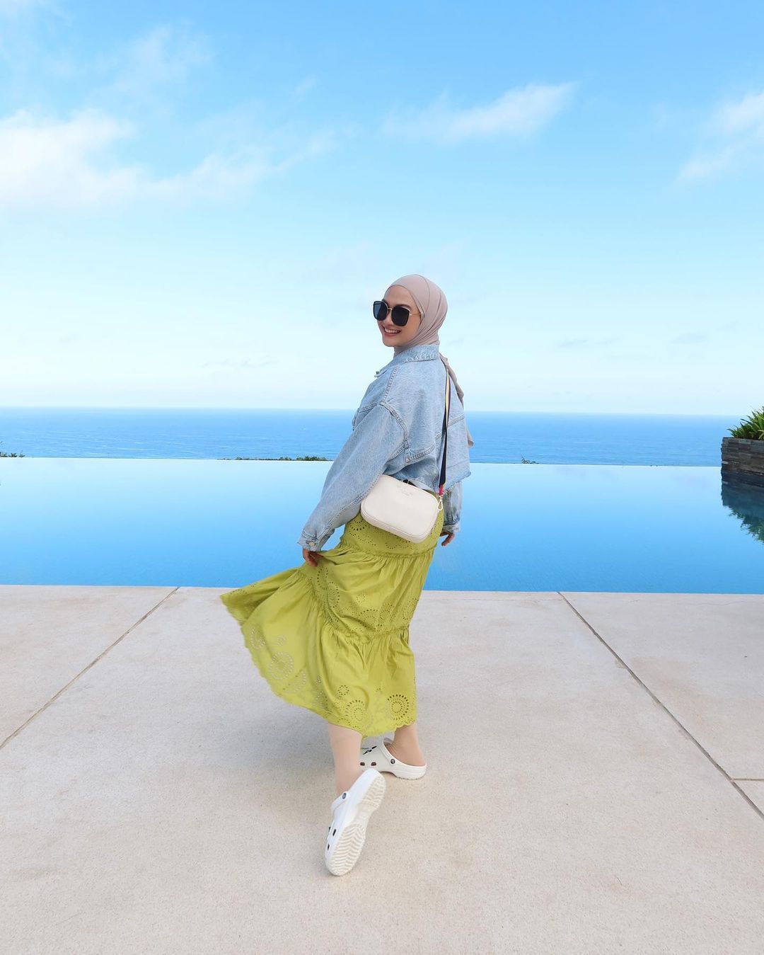 Tips Fashion Hijab untuk Tampil Modis & Nyaman Saat Liburan
