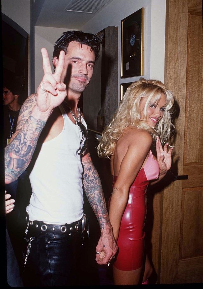 Hobi Bermesraan, Ini Gaya Seksi Pamela Anderson & Tommy Lee Era 90-an