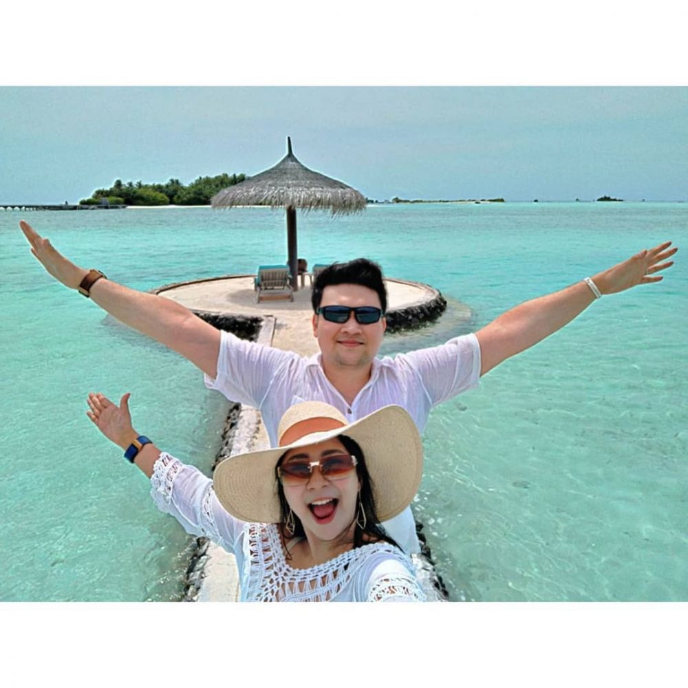 Romantis! 10 Pasangan Artis Indonesia Ini Berbulan Madu di Maldives