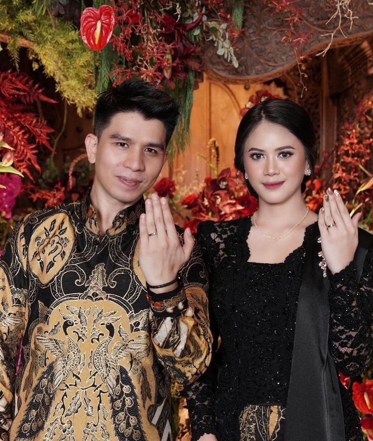 Pacaran Singkat, Intip 10 Momen Lamaran Irfan 'Govinda' dan Kekasih