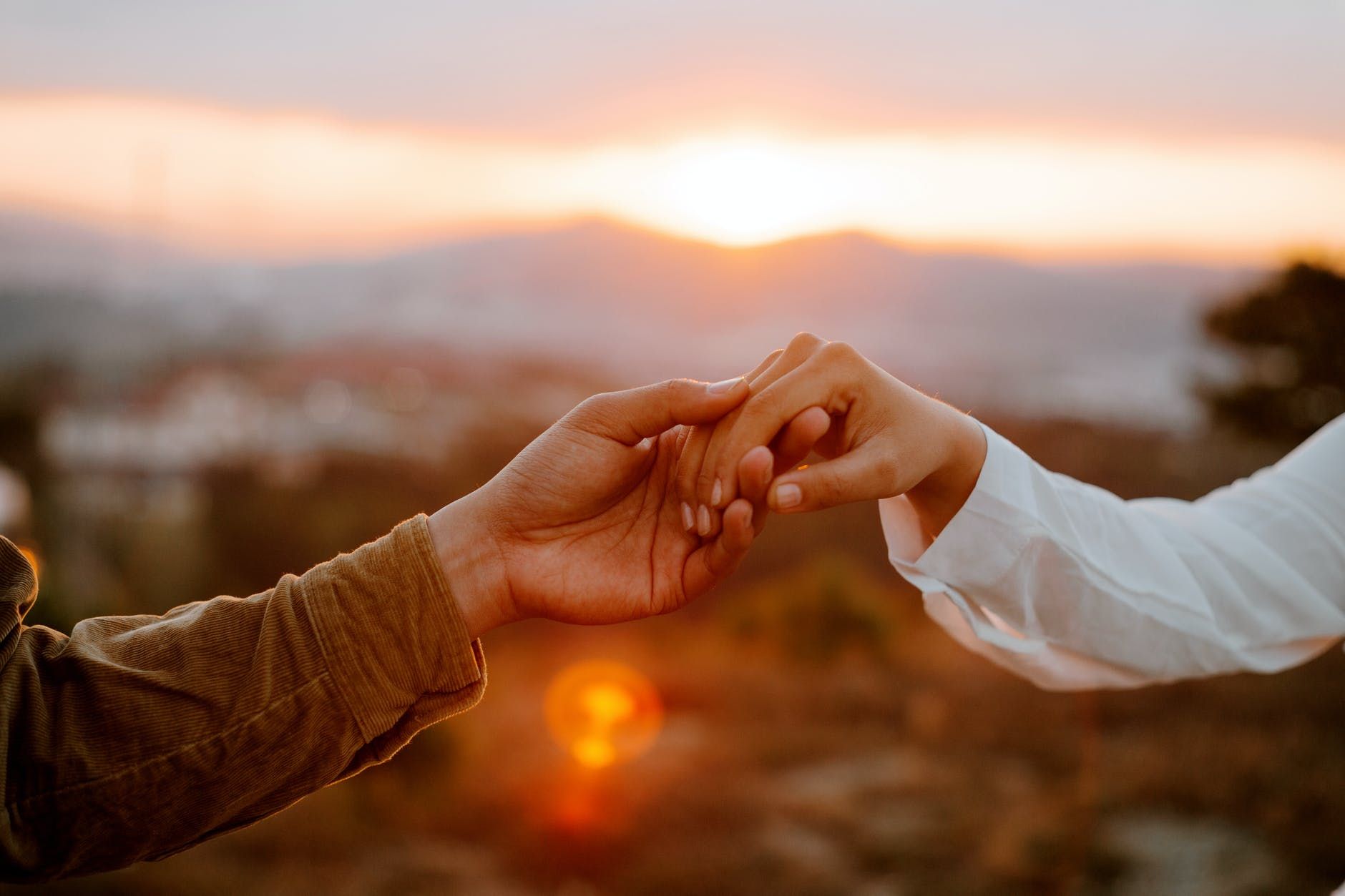 3 Jenis Cinta yang Bisa Mengubah Caramu Melihat Hubungan