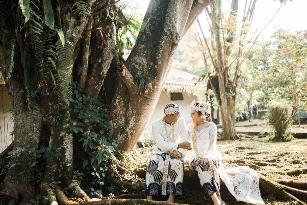 Baru Nikah Sudah KDRT, 9 Potret Mesra Alfath Fathier & Nadia Christina