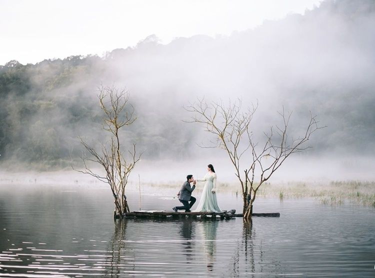 10 Foto Pre-Wedding Lutfi Agizal dan Nadya Indry, Pakai Adat Bali!