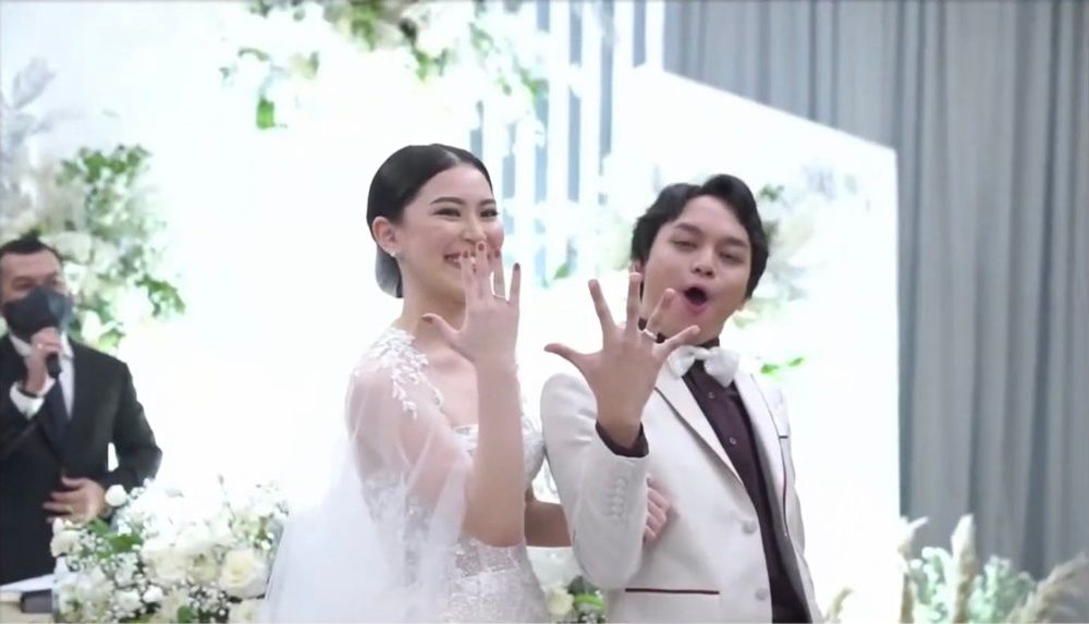 7 Tahun Pacaran, Ini 10 Foto Pernikahan Calvin Jeremy & Novia Santoso