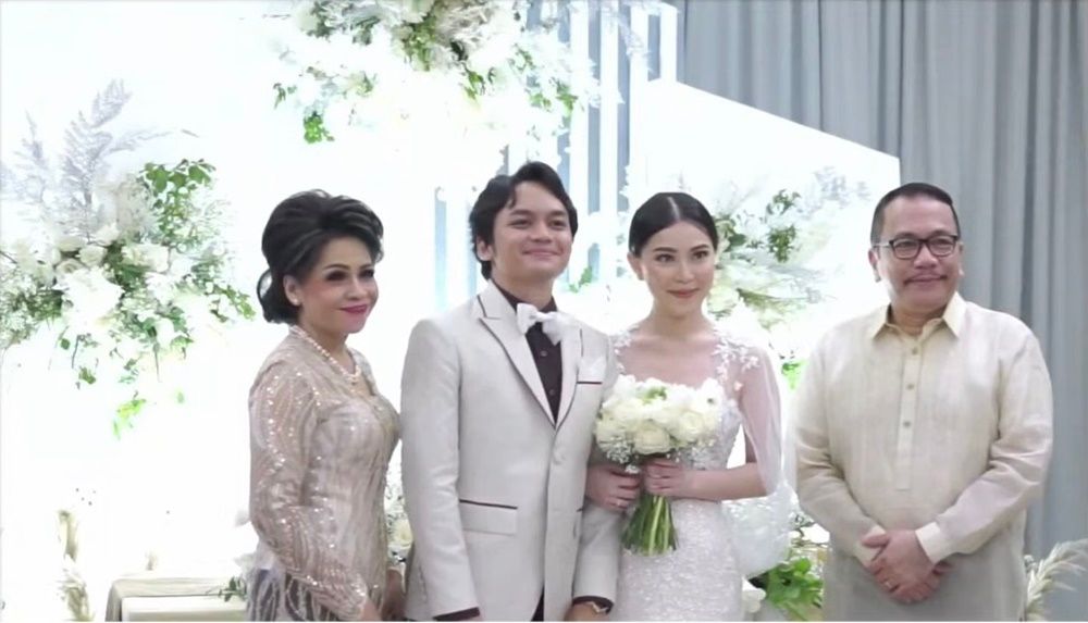 7 Tahun Pacaran, Ini 10 Foto Pernikahan Calvin Jeremy & Novia Santoso