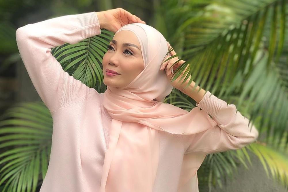 Nggak Nyangka! Nola 'B3' dan 7 Artis Ini Hamil di Usia 40-an Tahun