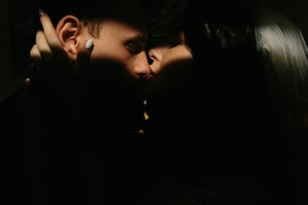 6 Jenis Kissing Games yang Bisa Kamu Lakukan dengan Pasanganmu