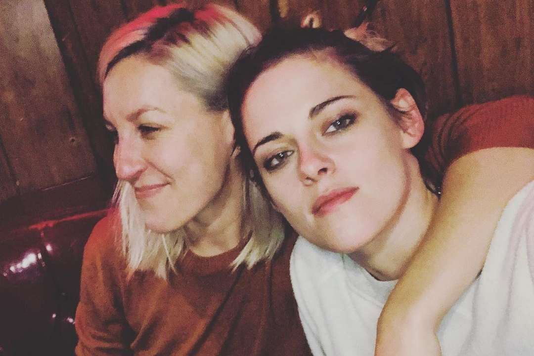 Diduga Sudah Menikah, 7 Potret Kristen Stewart dan Pacar Wanitanya