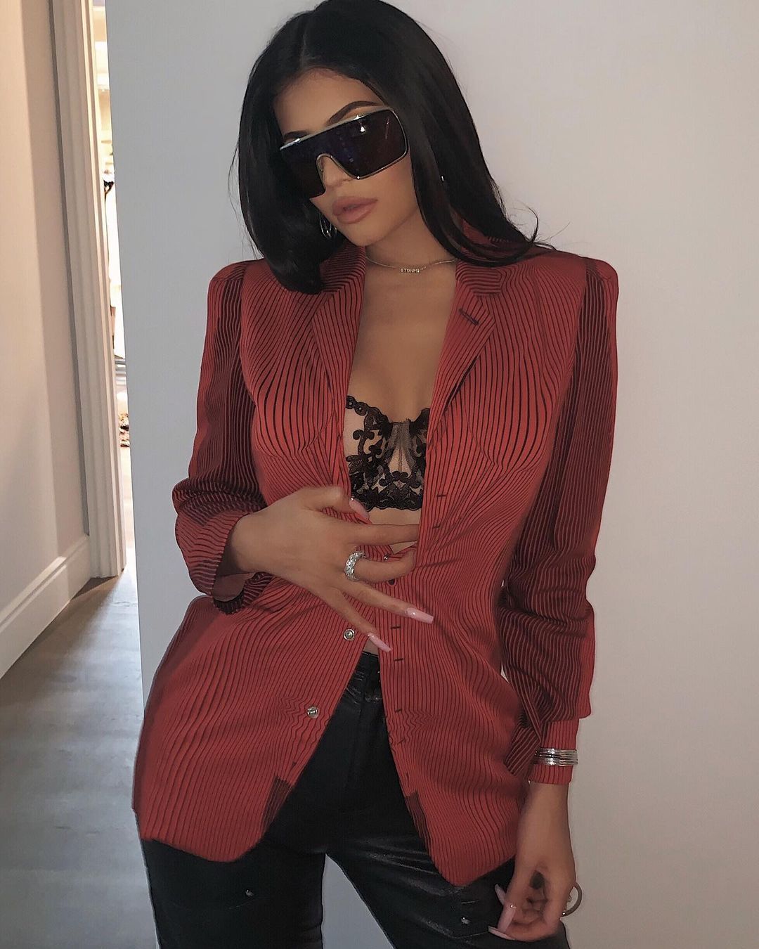 Potret Seksi Busana Kylie Jenner yang Jarang Disorot Netizen