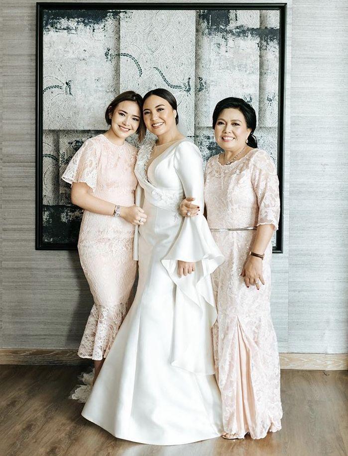 10 Potret Adu Kompak Amanda Manopo dengan Keluarga Asli vs Sinetron