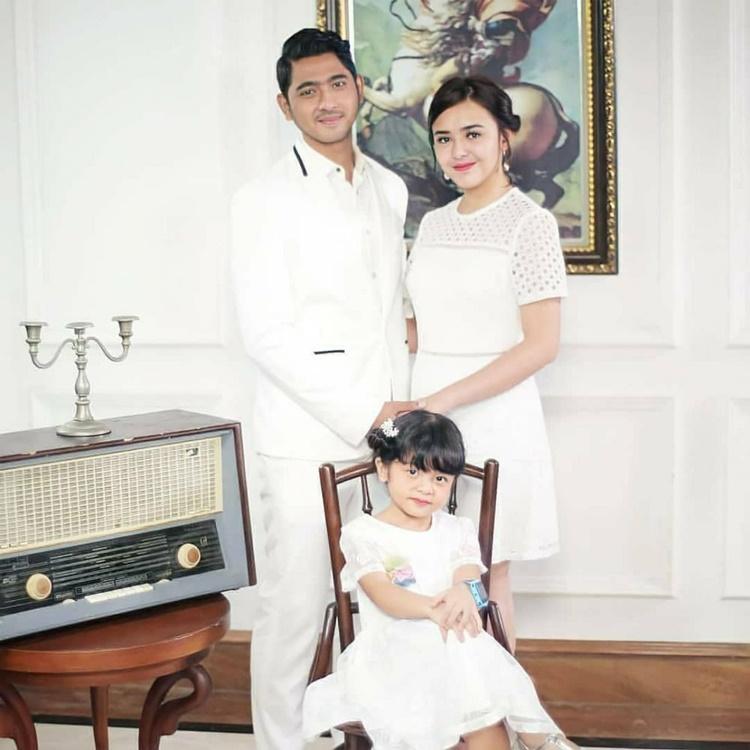 10 Potret Adu Kompak Amanda Manopo dengan Keluarga Asli vs Sinetron