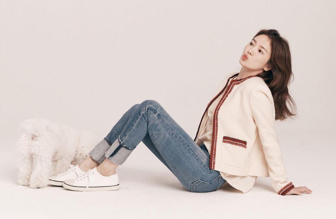 Deretan Bukti Song Hye Kyo Miliki Gaya Kekinian Layaknya ABG