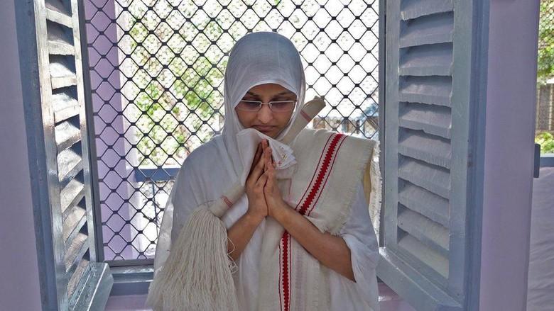 Selain Baha'i, Ini 9 Agama di Dunia yang Mungkin Tidak Kalian Tahu