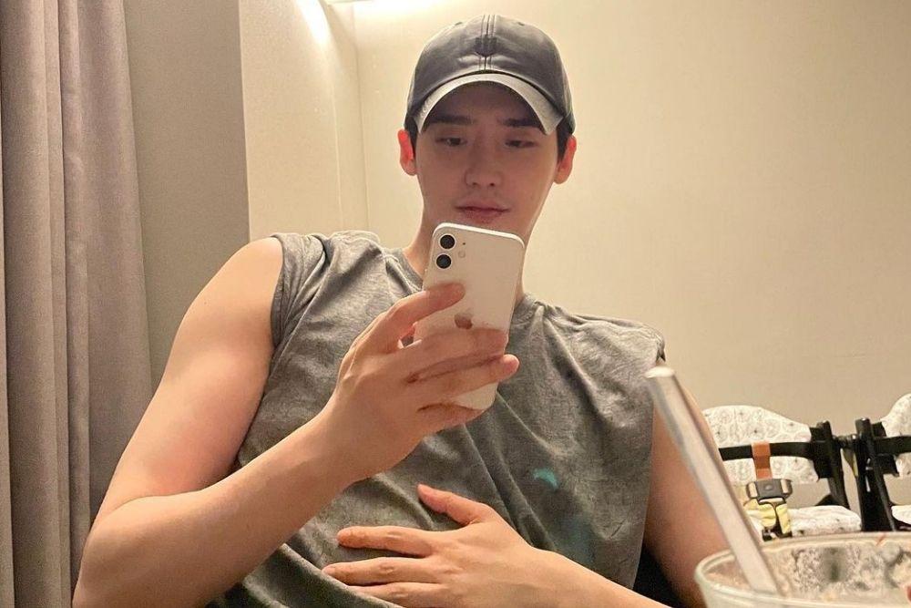 Sempat Gondrong, Intip 7 Potret Terbaru Lee Jong Suk