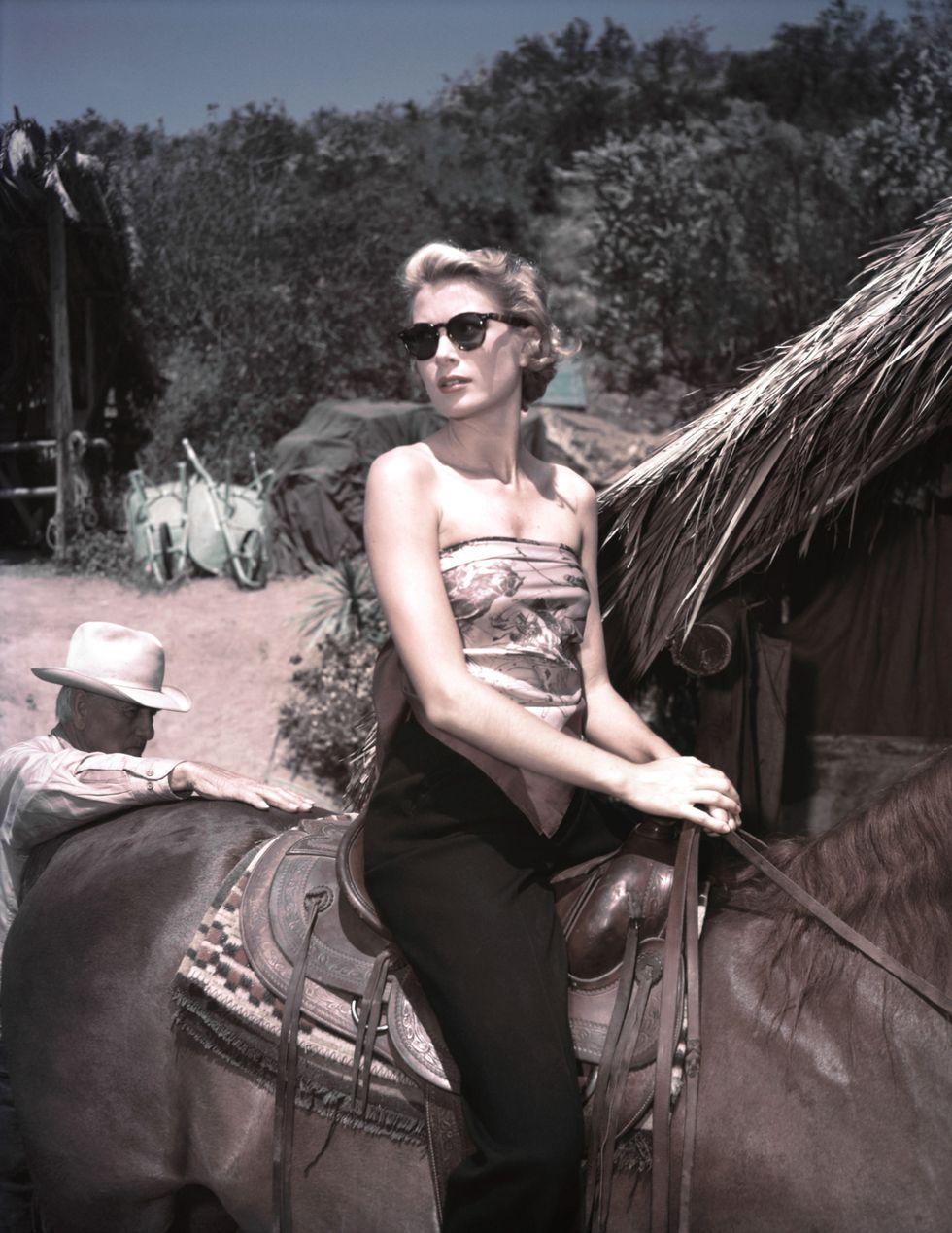 7 Potret Grace Kelly di Berbagai Kesempatan, Anggun Banget!
