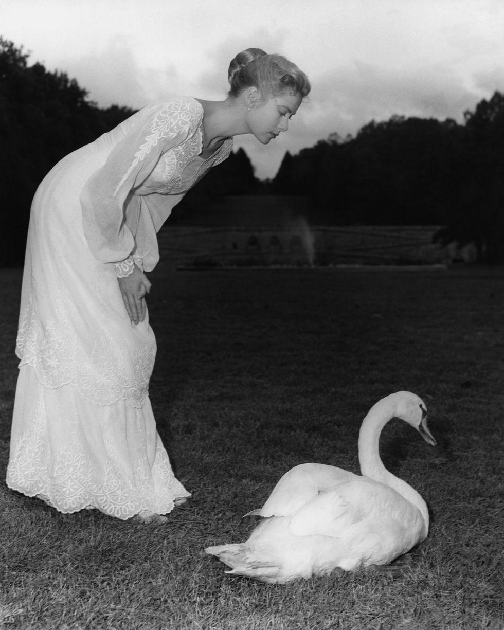 7 Potret Grace Kelly di Berbagai Kesempatan, Anggun Banget!