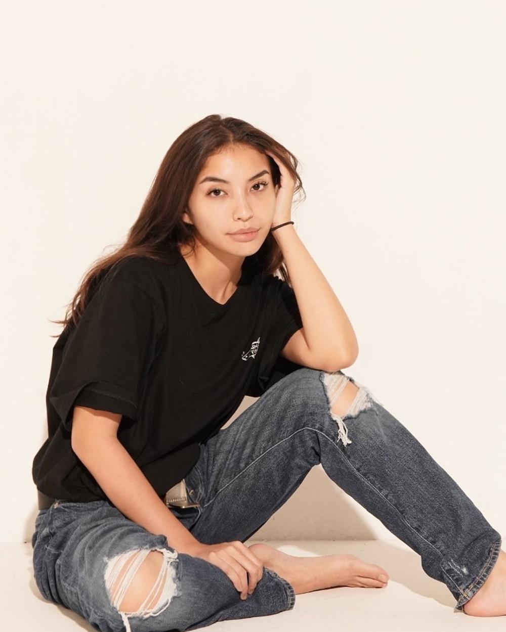 Cerai Tanpa Anak, 10 Artis Wanita Ini Tetap Bahagia Hidup Sendiri