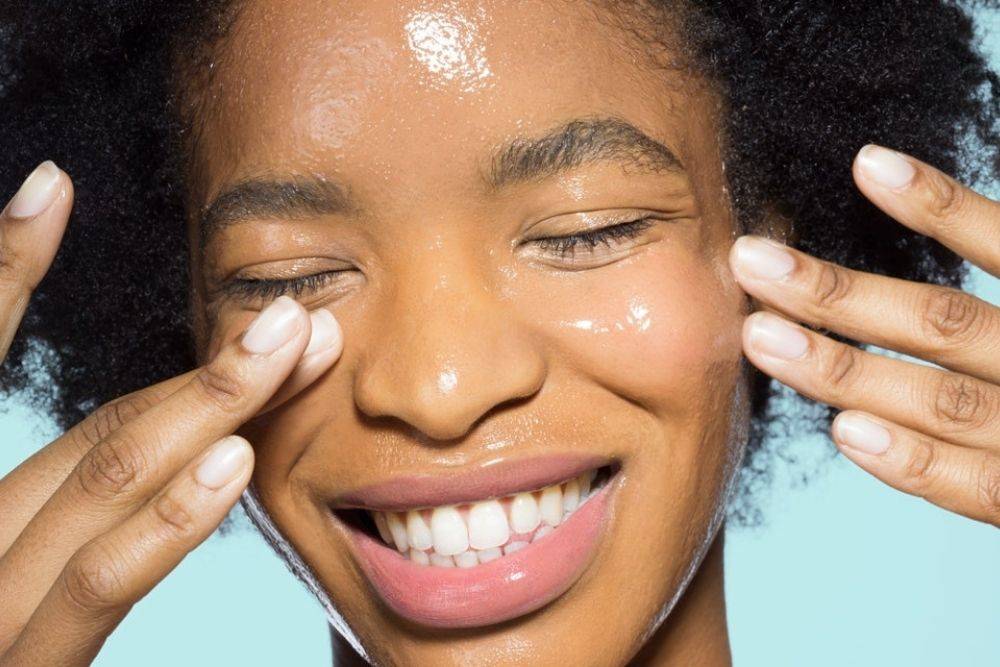 5 Urutan Menggunakan Skincare di Malam Hari, Efektif!