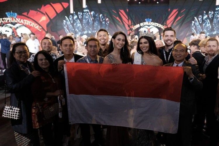Fakta Menarik Kostum Nasional Jihane Almira
di Miss Supranational 2021