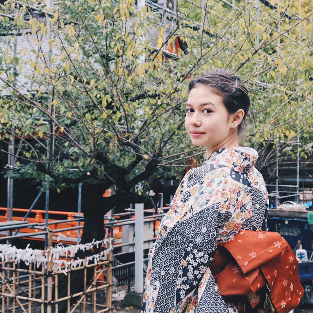 10 Gaya Artis Indonesian Pakai Kimono, Mirip Gadis Jepang!
