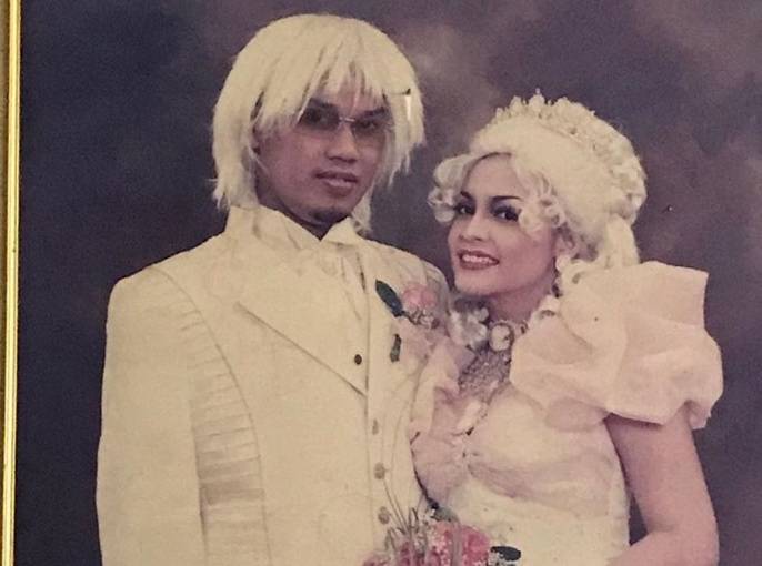 Manglingi Abis, Ini 8 Potret Lawas Artis Saat Menikah