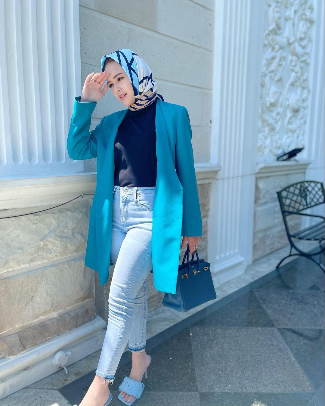 7 Gaya Amanda Manopo Pakai Hijab Bikin Heboh Satu Indonesia 