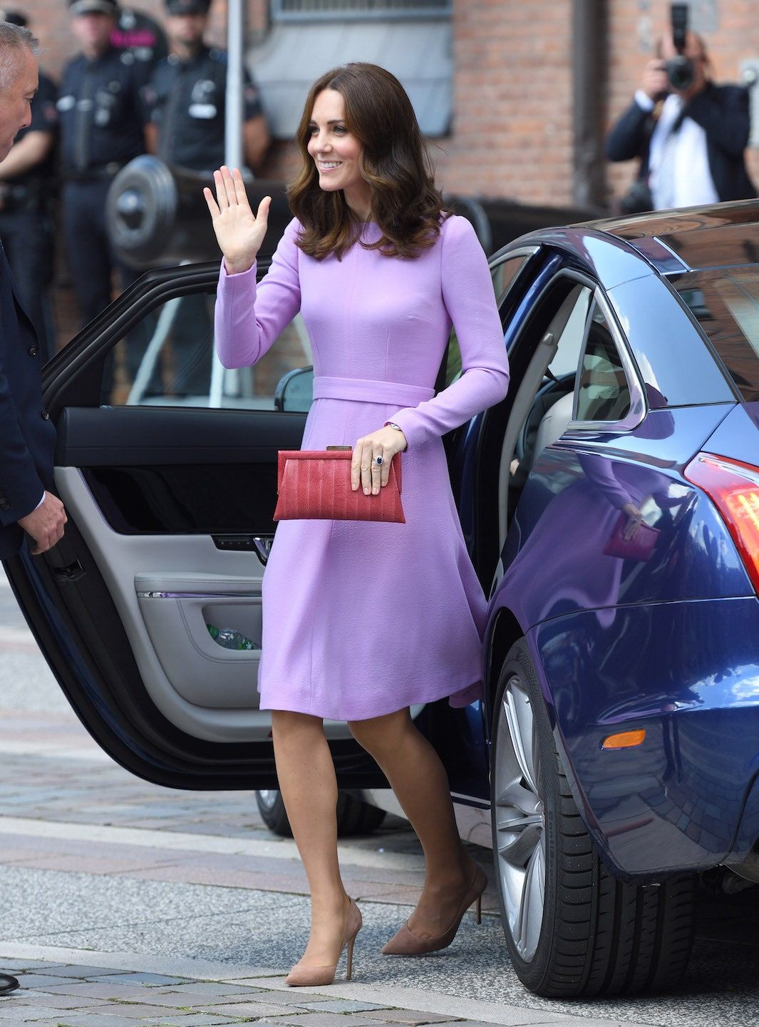 10 Gaya Kate Middleton Kenakan Busana Warna Cerah, Elegan Maksimal