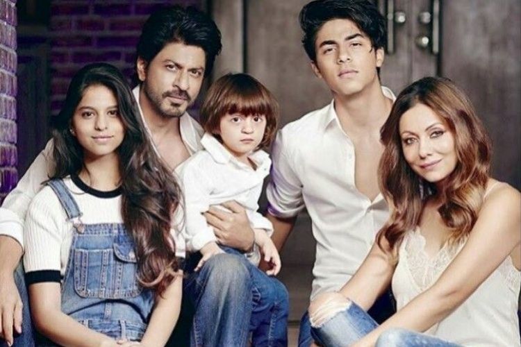 Anak Ditangkap Narkoba, Ini 10 Bukti Shah Rukh Khan Pelindung Keluarga