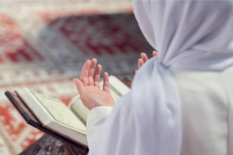 13 Doa Sehari-Hari Beserta Artinya yang Mudah Dihafalkan