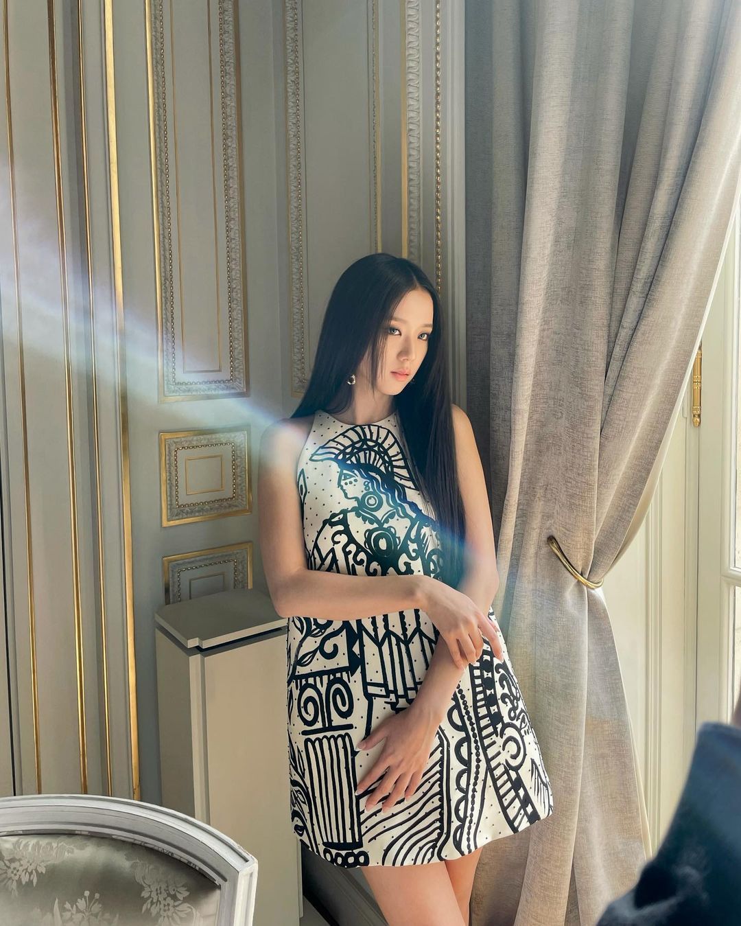 Potret Jisoo BLACKPINK Ambassador Dior yang Bernilai Rp25 Miliar
