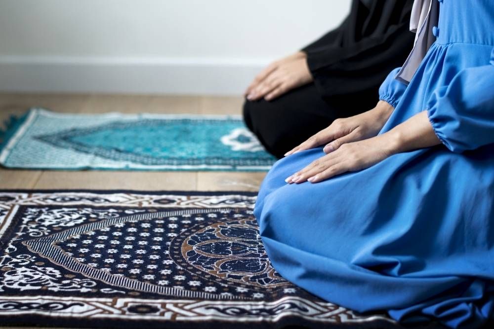 9 Adab Buang Air Kecil & Besar dalam Islam, yang Muslim Wajib Tahu