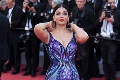 Para Artis Bollywood Alumni Kontes Kecantikan Terkenal Seksi