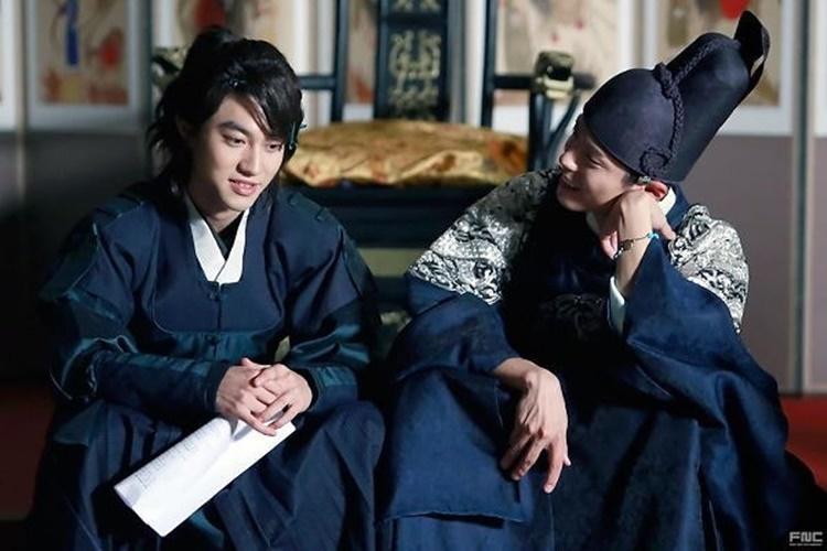 7 Rekomendasi Drama Korea Dengan Kisah Bromance Terbaik