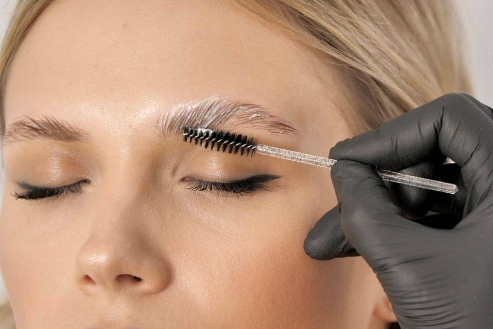 7 Deretan Brow Treatment Yang Bikin Alis Makin Cetar