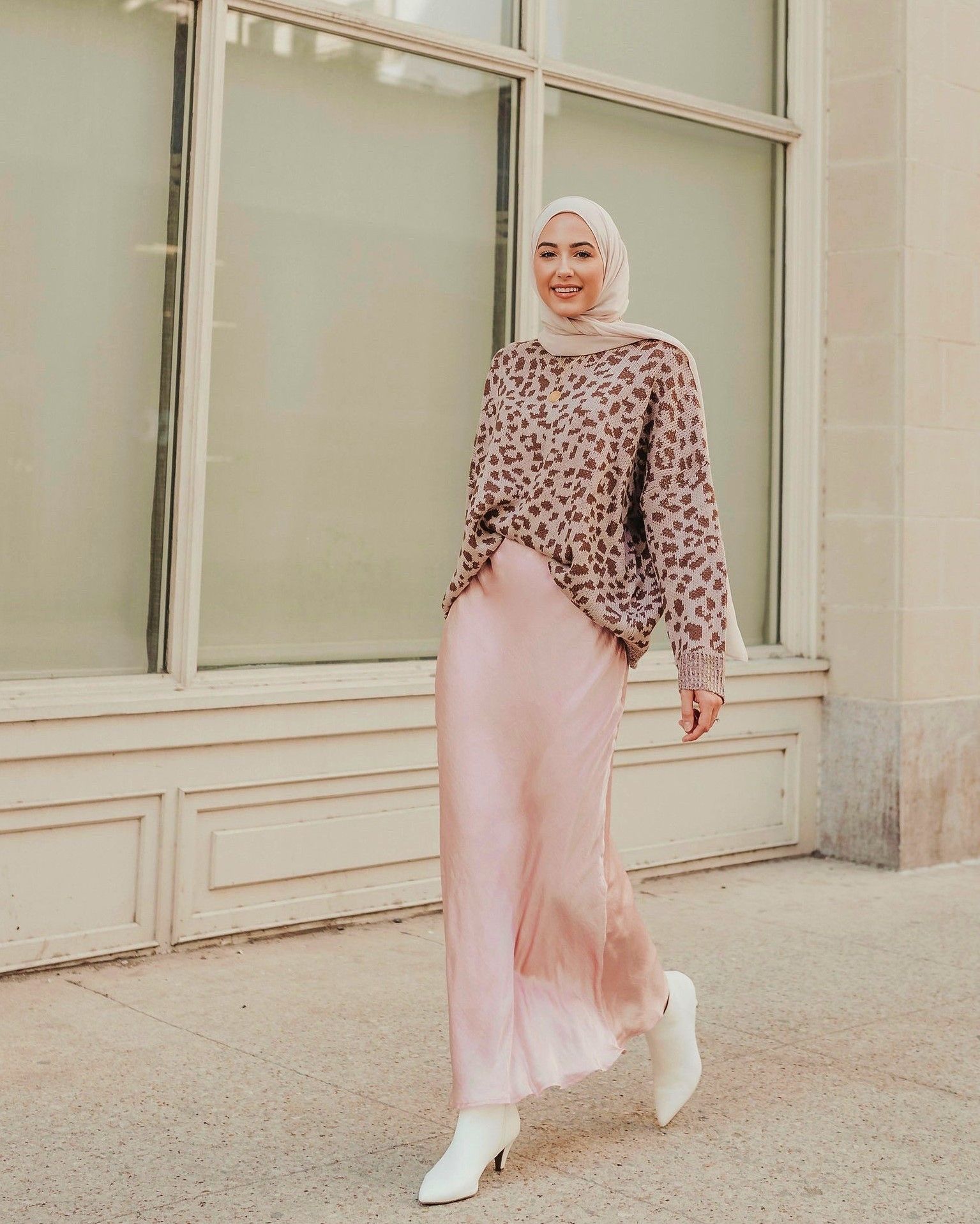 Tips Memilih Rok Panjang Sesuai Bentuk Tubuh untuk Perempuan Hijab