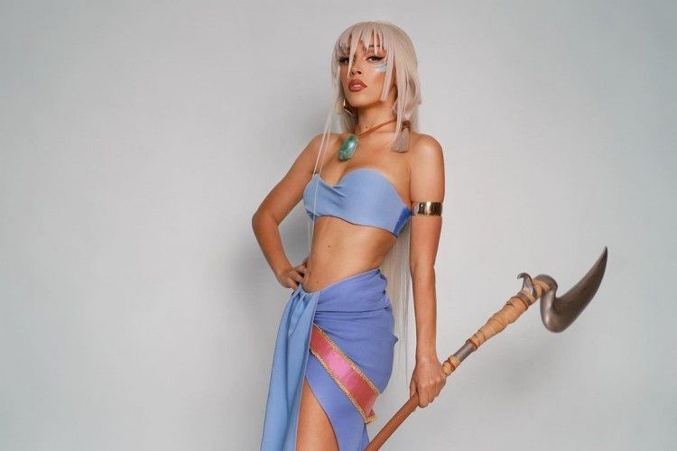 Gaya Seksi Doja Cat Pakai Kostum Princess Kida dari Atlantis
