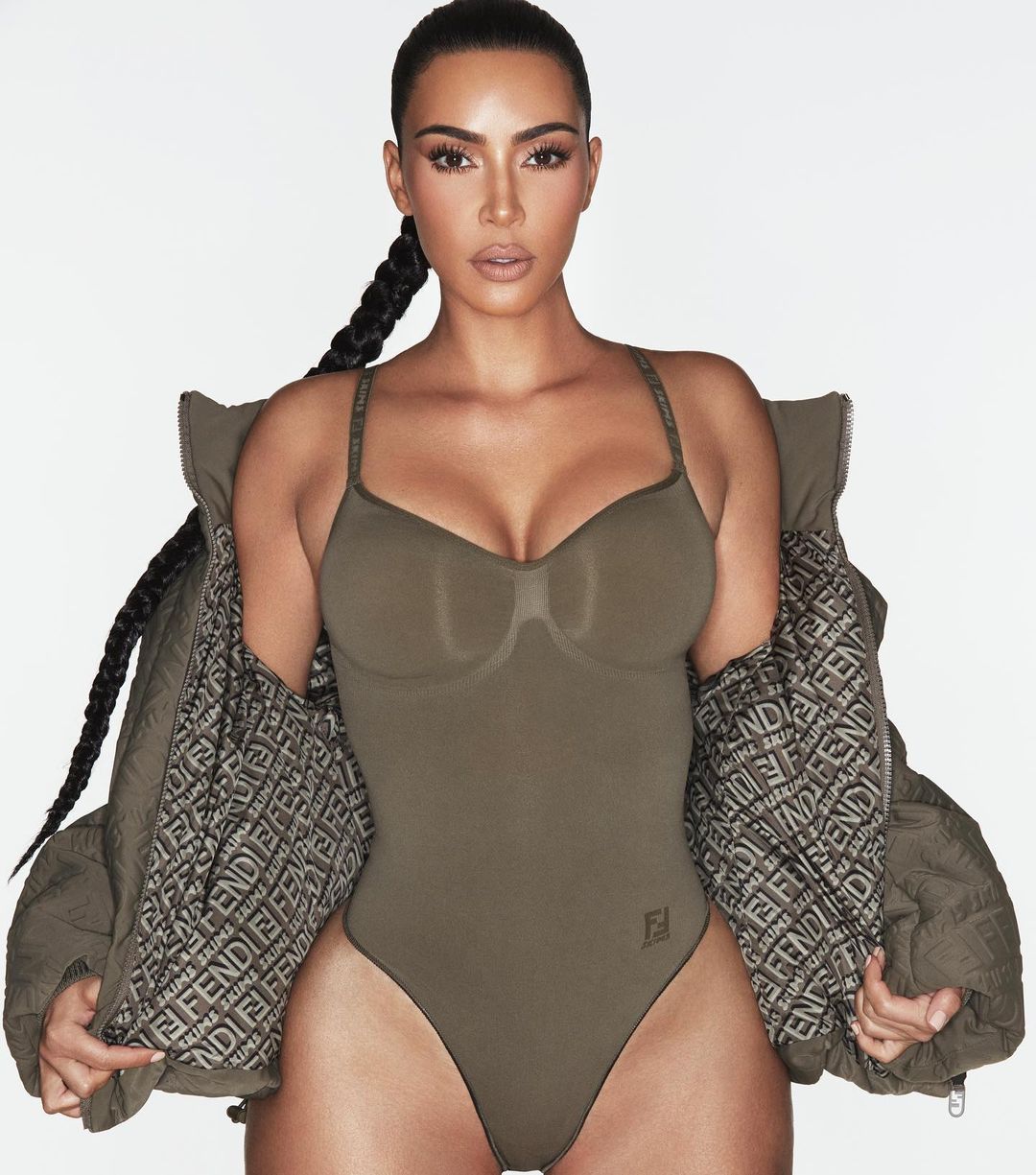 Kelewat Seksi! Intip Koleksi Kim Kardashian West dan FENDI