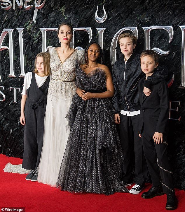 Potret Memukau Angelina Jolie Bergaya Kompak dengan Anak-anaknya
