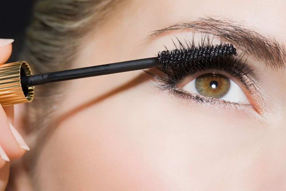 Let the eyelashes shine, here are the tips for applying the right mascara 