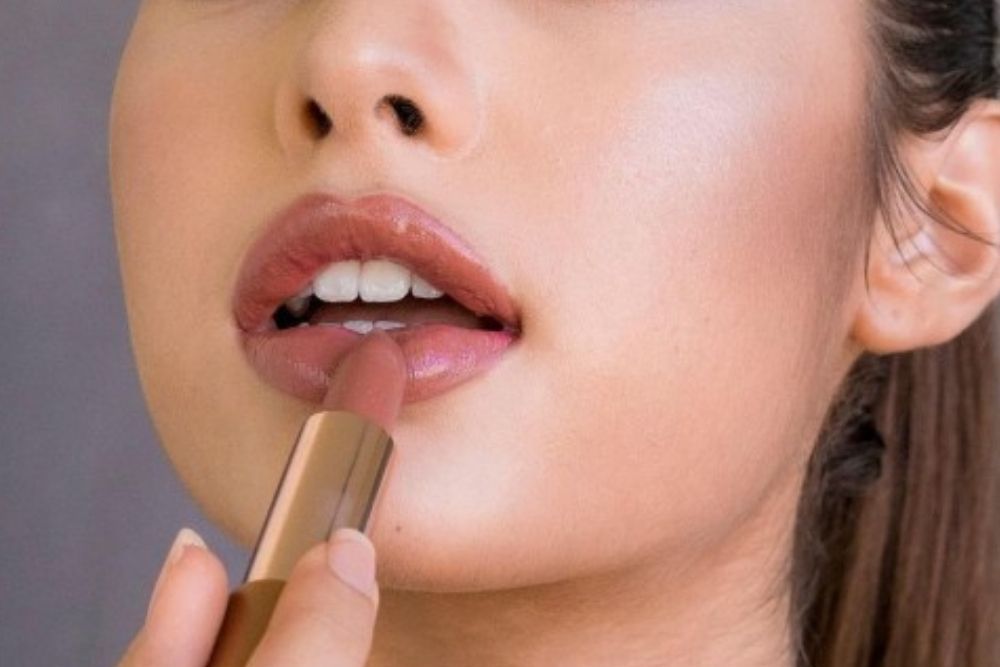 Ini 5 Cara Menggunakan Lipstik Agar Bibir Terlihat Penuh