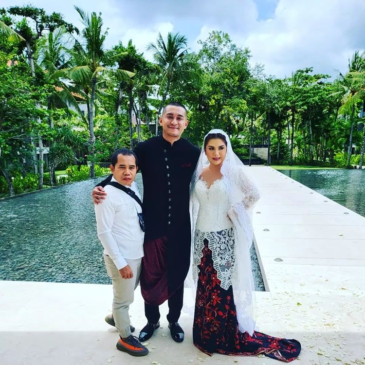 Digelar di Bali, Ini 7 Foto Pernikahan Miller Khan dan Farina Rebecca